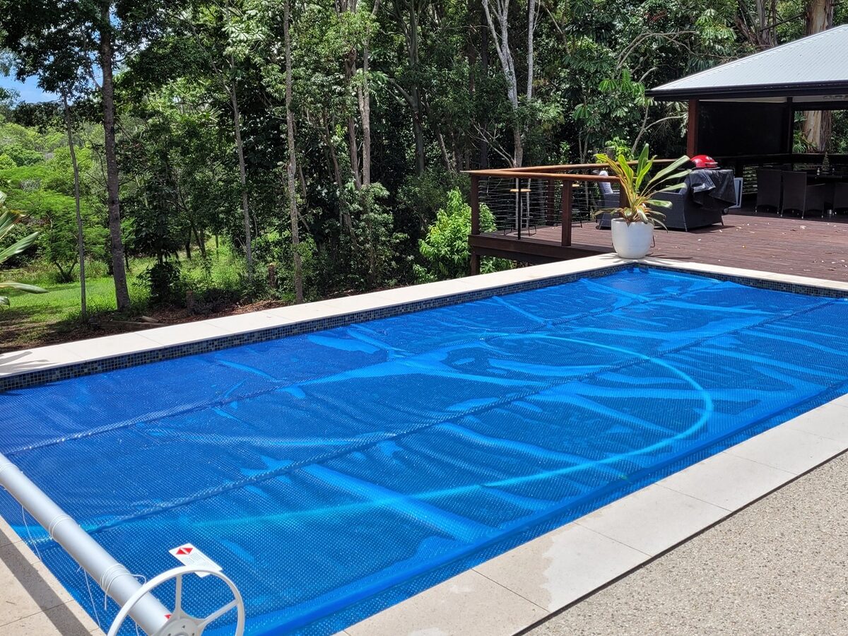 Winterise Your Pool With a Cover to Save Money